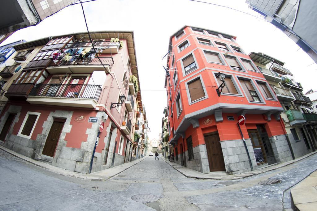 Andra Mari Apartamentu Turistikoak Bermeo Rum bild