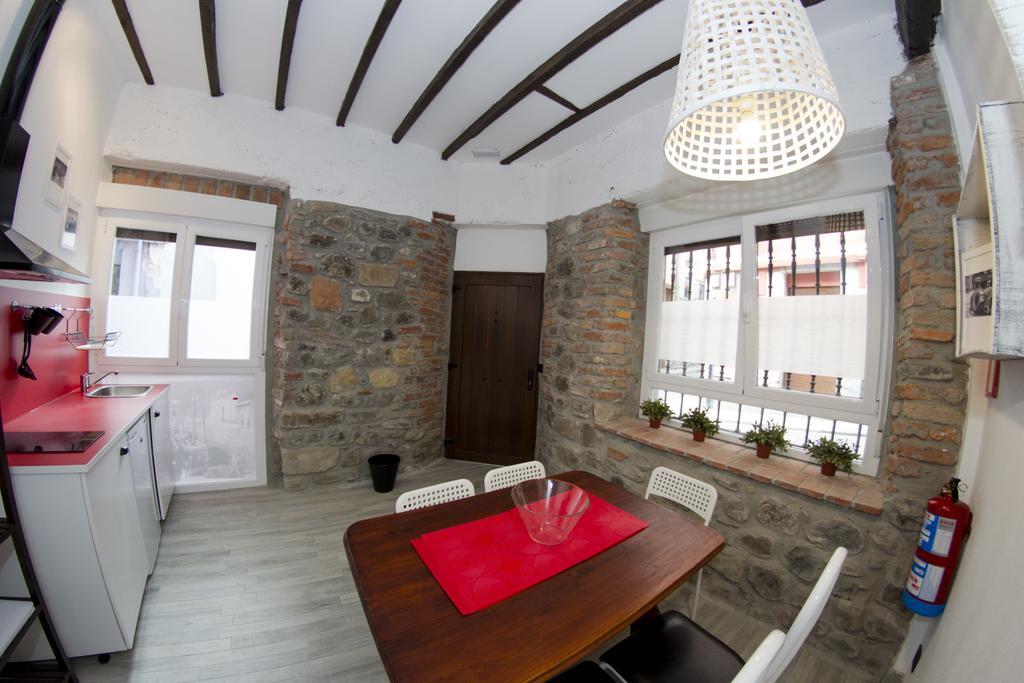 Andra Mari Apartamentu Turistikoak Bermeo Rum bild
