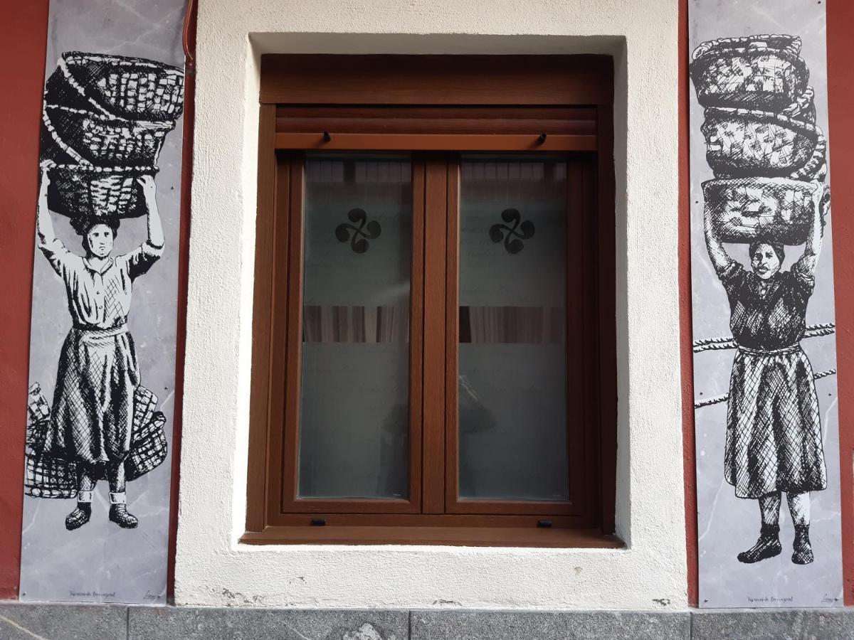 Andra Mari Apartamentu Turistikoak Bermeo Exteriör bild